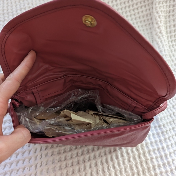 🎩Vintage Burgundy Crossbody Purse - Picture 2 of 5